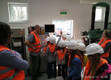 30120609_1926241021021358_479504147_n