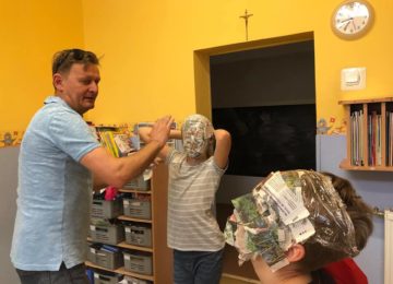 30716644_372943343115332_1711994163416793088_n