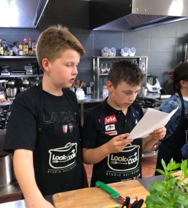 31631913_189999888286820_3053070415665561600_n – Kopia