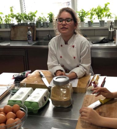 32332259_189999608286848_4609331203823108096_n – Kopia