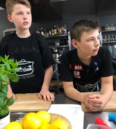 32349066_189999711620171_2570098358228090880_n