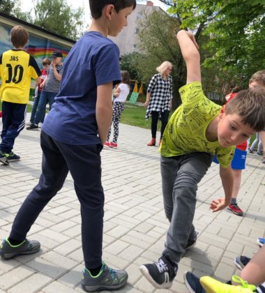 33130345_384911581918508_151044391958478848_n