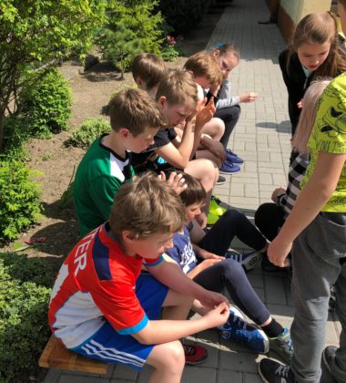 33171950_384911515251848_4453316675709698048_n