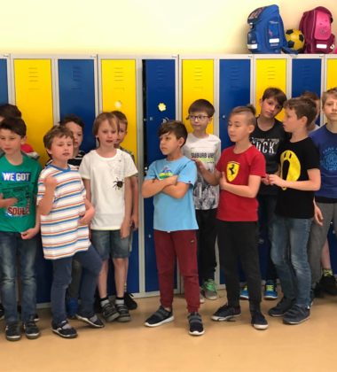 33207208_384950515247948_9161748782394638336_n