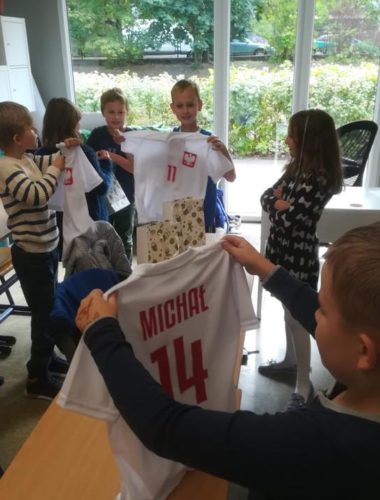 42666101_268655463754595_4945054452160659456_n