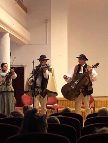 43331175_271702656783209_5624555283826081792_n