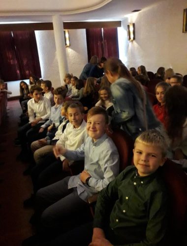 43412318_271700060116802_6024399731013189632_n