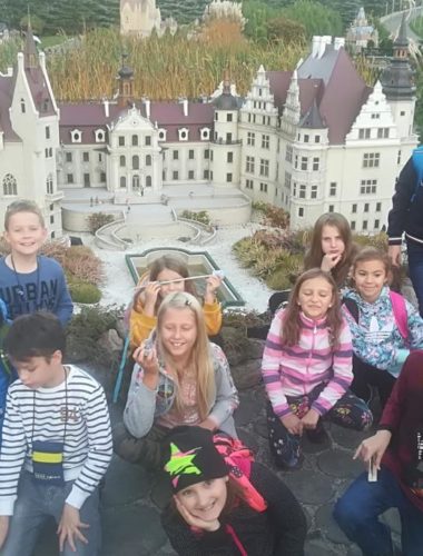 43561608_272524946700980_2478470346273980416_n