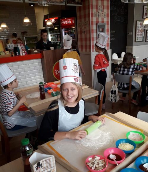 51668661_320348651918609_8412979547108016128_n