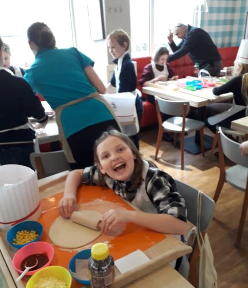 52276894_320348475251960_805417959840284672_n