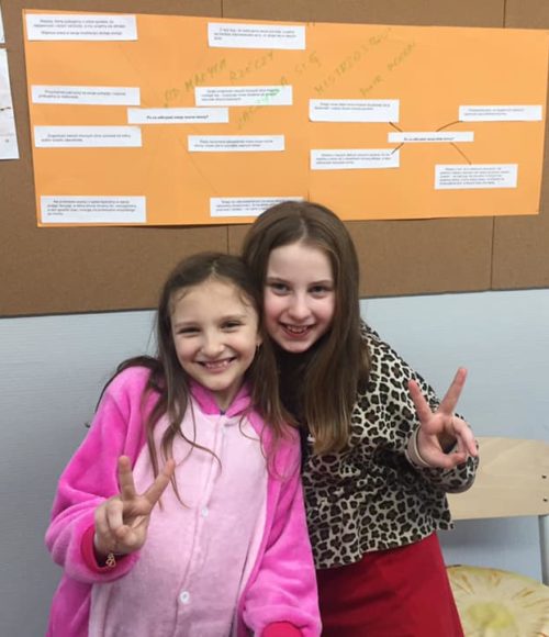 52596059_324393888180752_1308015174552125440_n