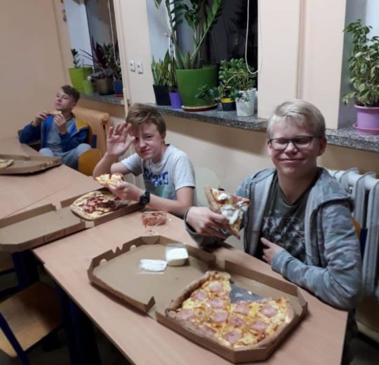 71334804_430351480918325_3945540602317242368_n