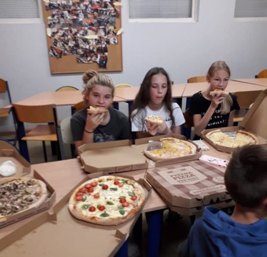 71400920_430351514251655_3556388819810910208_n