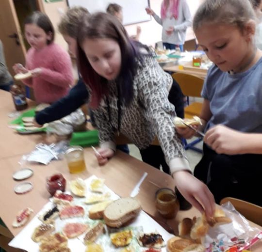 72470141_438745876745552_8839492730431209472_n