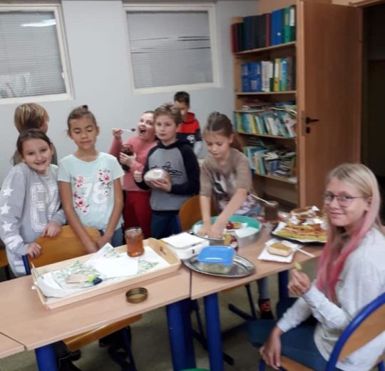 74530513_438745790078894_7629404326351339520_n