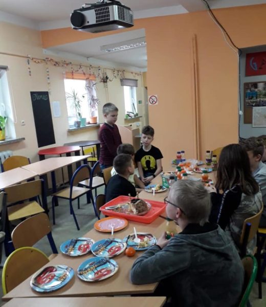 52312498_321255048494636_1851912399645310976_n