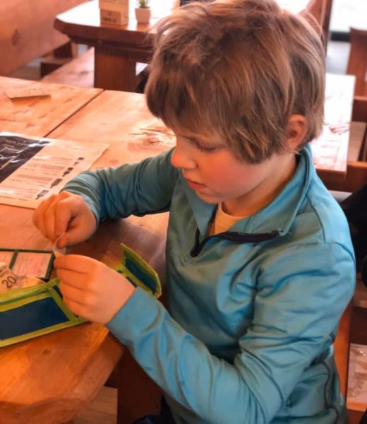 87754359_527818537838285_300884711310360576_n